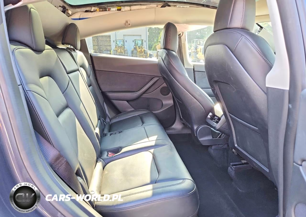 2022 Tesla Model Y VIN:7SAYGDEE0NF391706 - 11