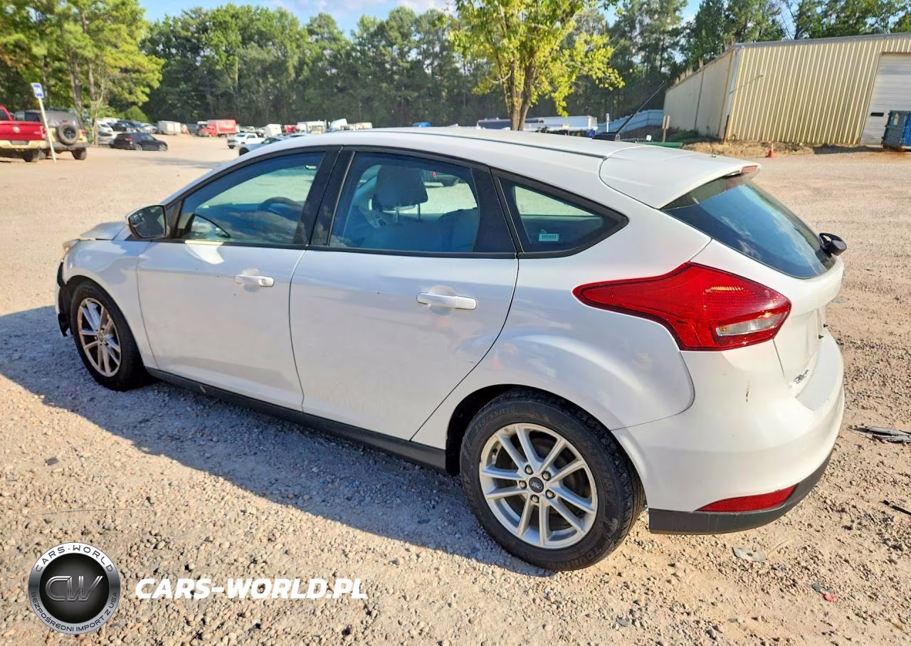 2015 Ford Focus Se VIN:1FADP3K23FL270656 - 2