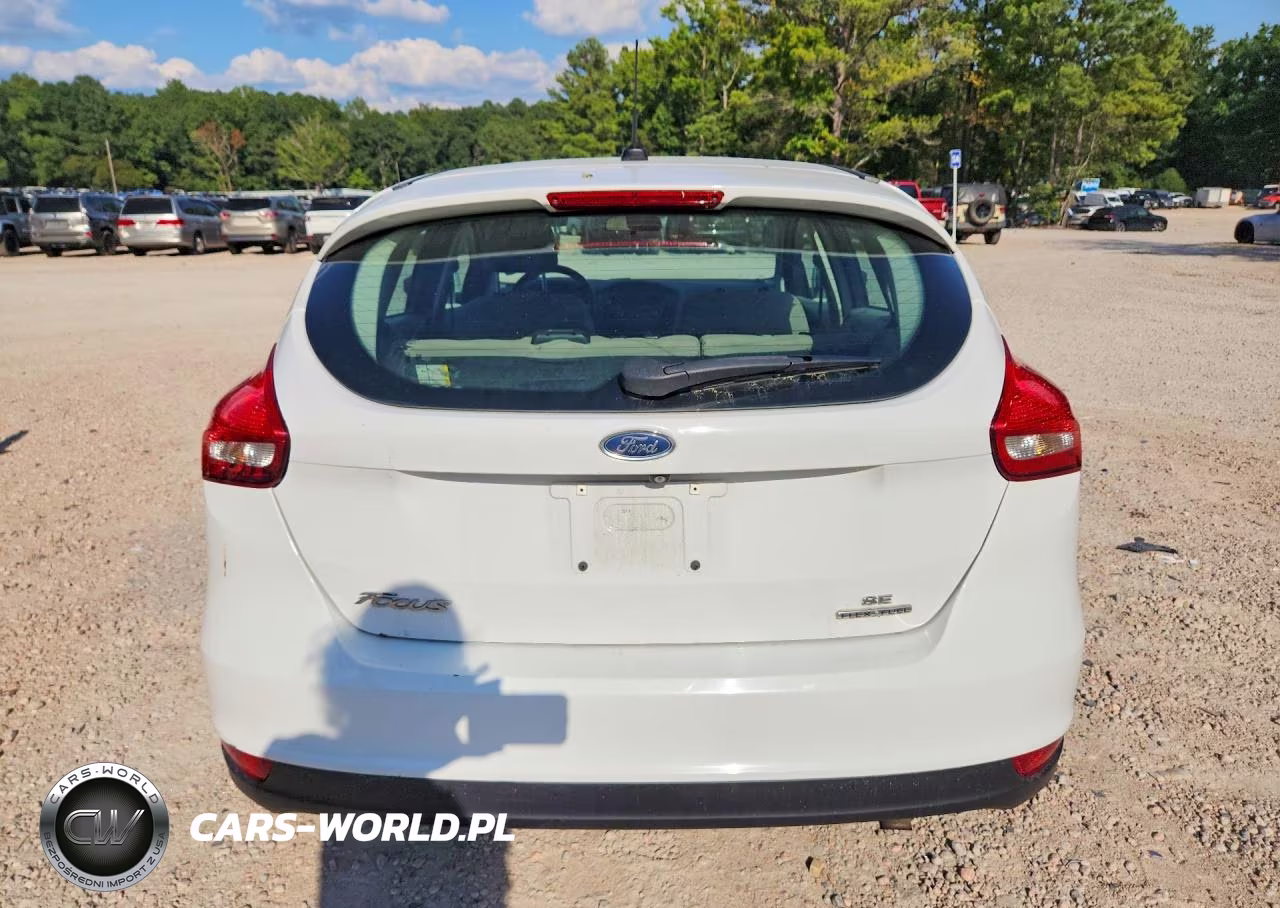 2015 Ford Focus Se VIN:1FADP3K23FL270656 - 6