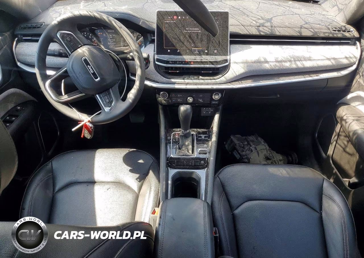 2024 Jeep Compass Latitude Lux VIN:3C4NJDFNXRT113337 - 8