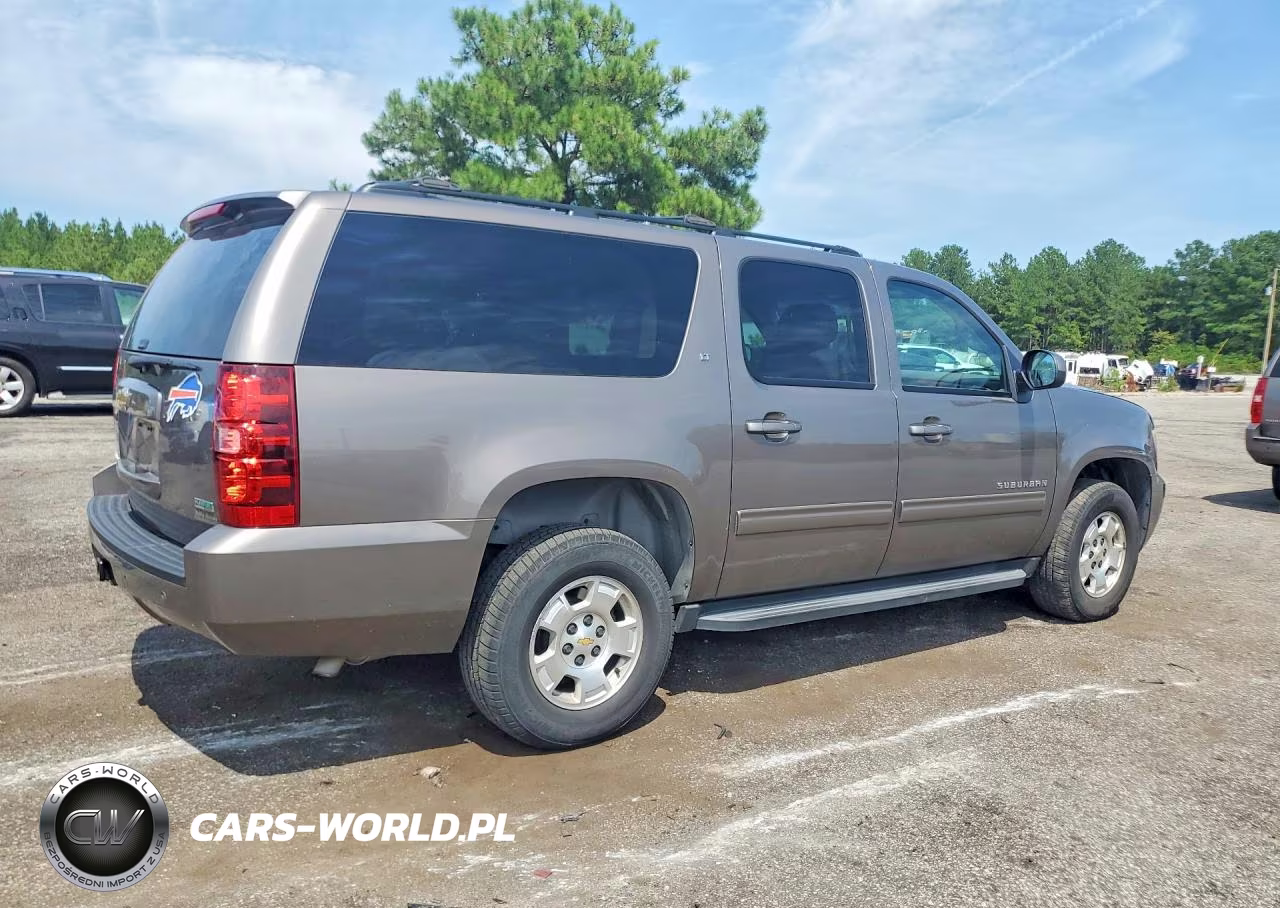 2011 Chevrolet Suburban K1500 Lt VIN:1GNSKJE30BR327631 - 3