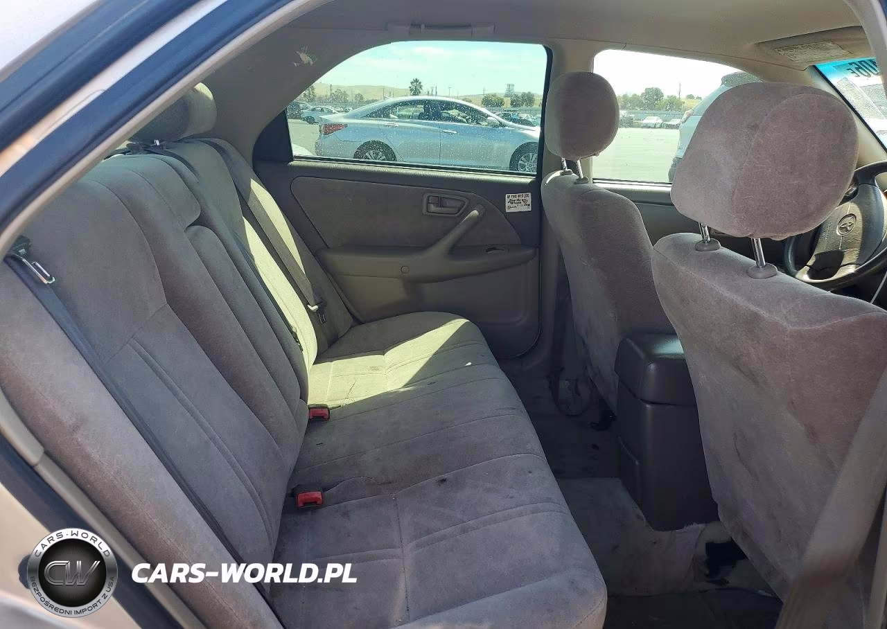 1998 Toyota Camry Le VIN:JT2BG22K3W0181840 - 10