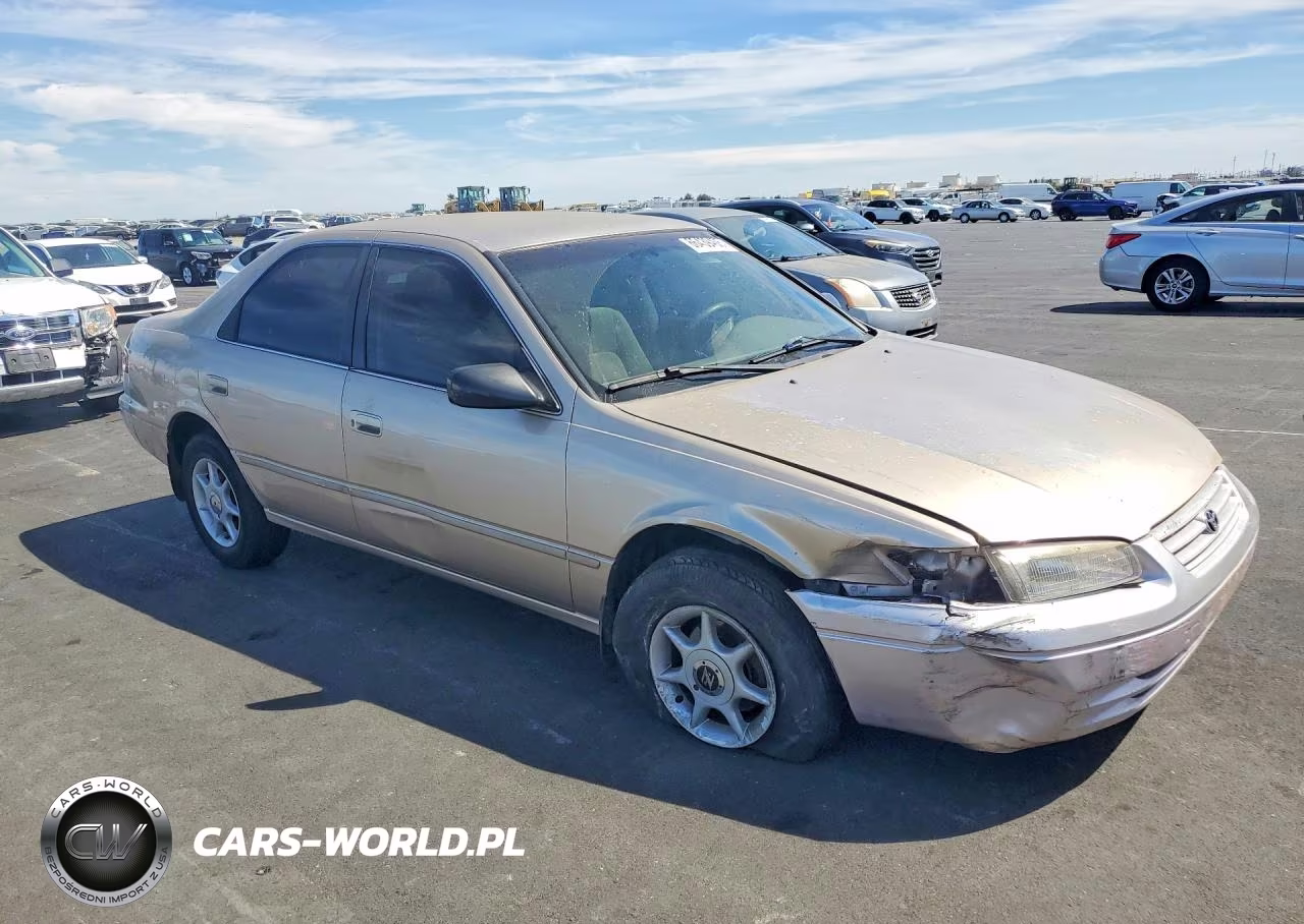 1998 Toyota Camry Le VIN:JT2BG22K3W0181840 - 4