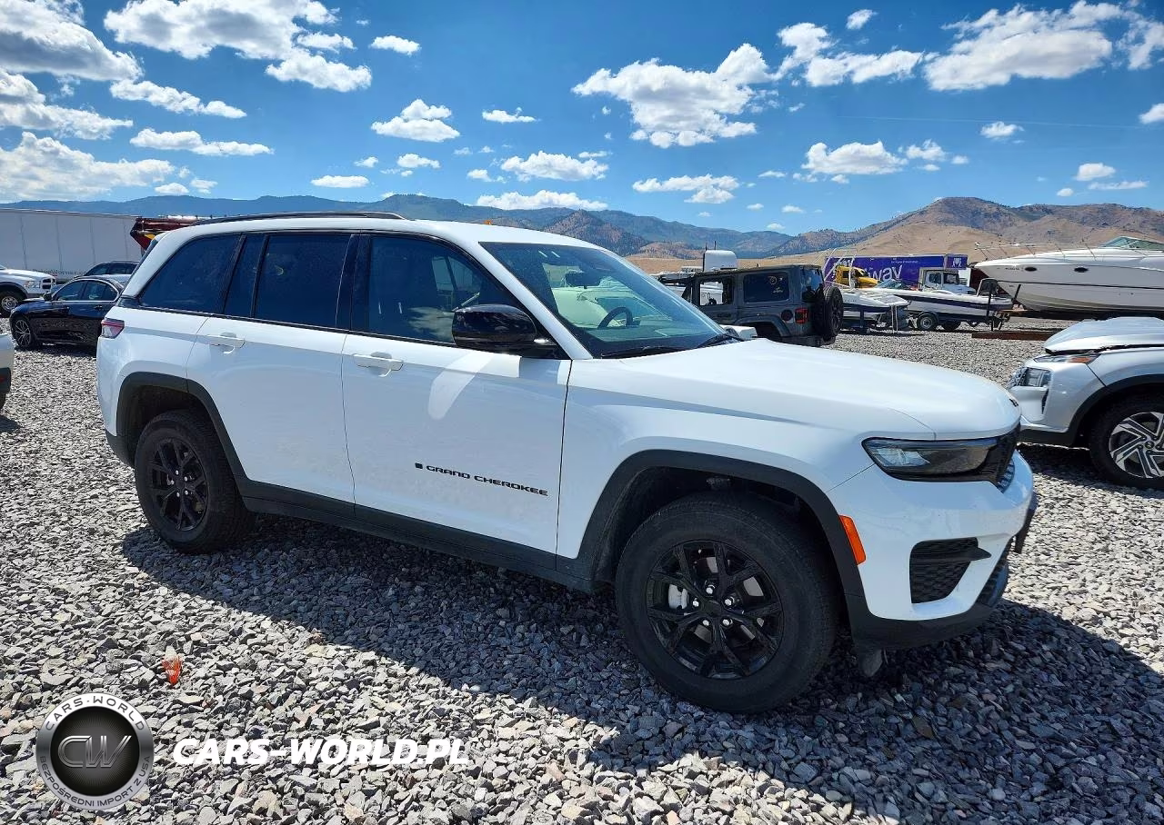 2025 Jeep Grand Cherokee Laredo VIN:1C4RJHAG7SC317676 - 4