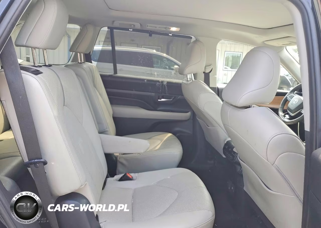 2024 Toyota Grand Highlander Platinum VIN:5TDAAAB53RS045069 - 11