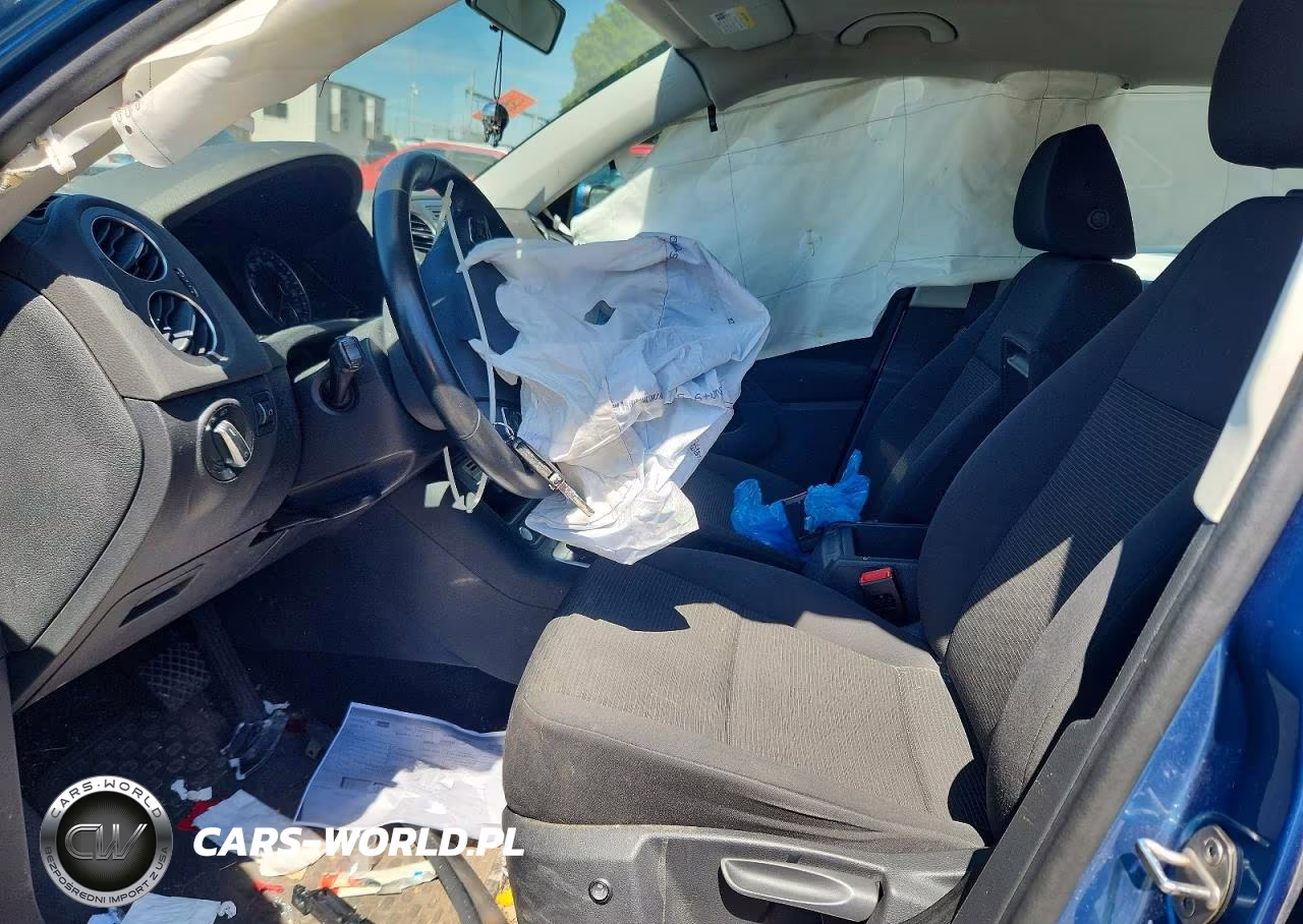 2018 Volkswagen Tiguan Limited VIN:WVGBV7AX8JK004376 - 7