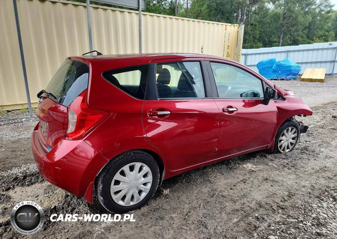2015 Nissan Versa Note S Plus VIN:3N1CE2CP4FL383913 - 3