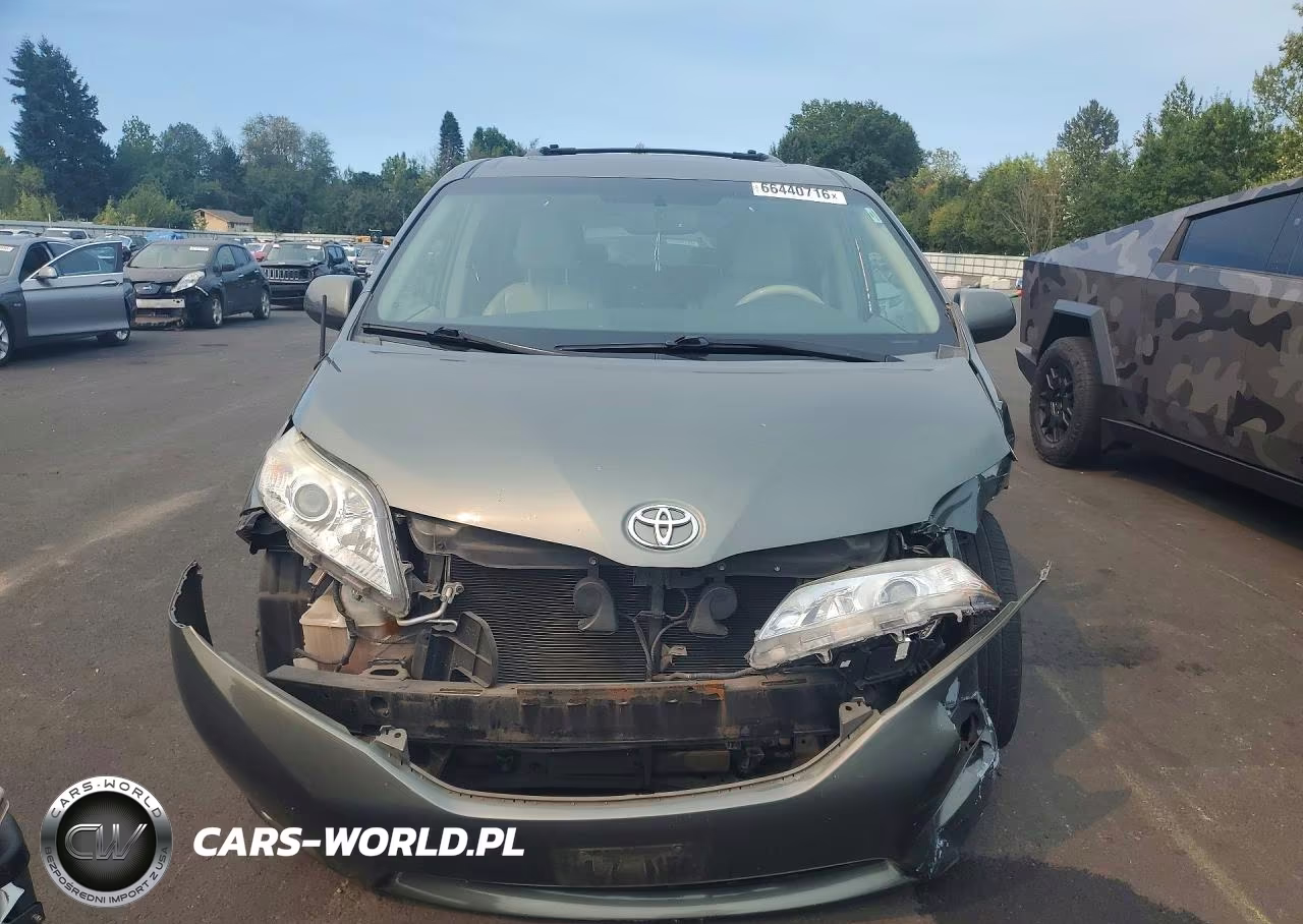 2013 Toyota Sienna Xle 8-Passenger VIN:5TDYK3DC7DS387538 - 5