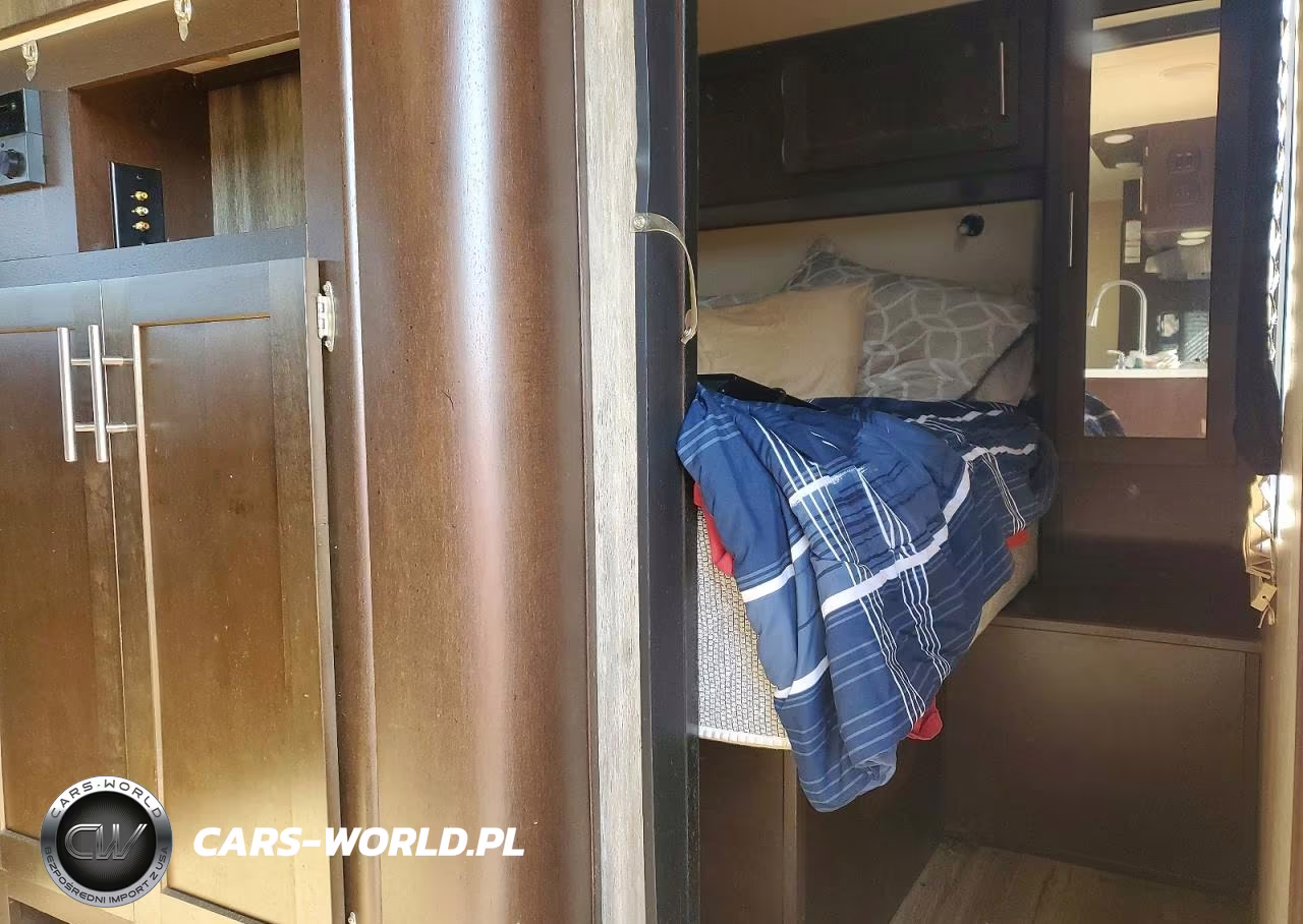 2018 Forest River Grey Wolf Camper VIN:4X4TCKE24JX129565 - 5
