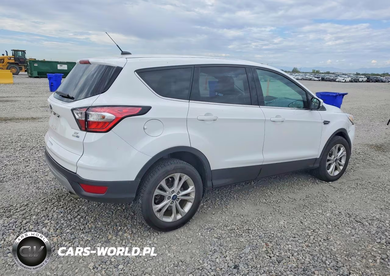 2017 Ford Escape Se VIN:1FMCU9GD2HUE84770 - 3