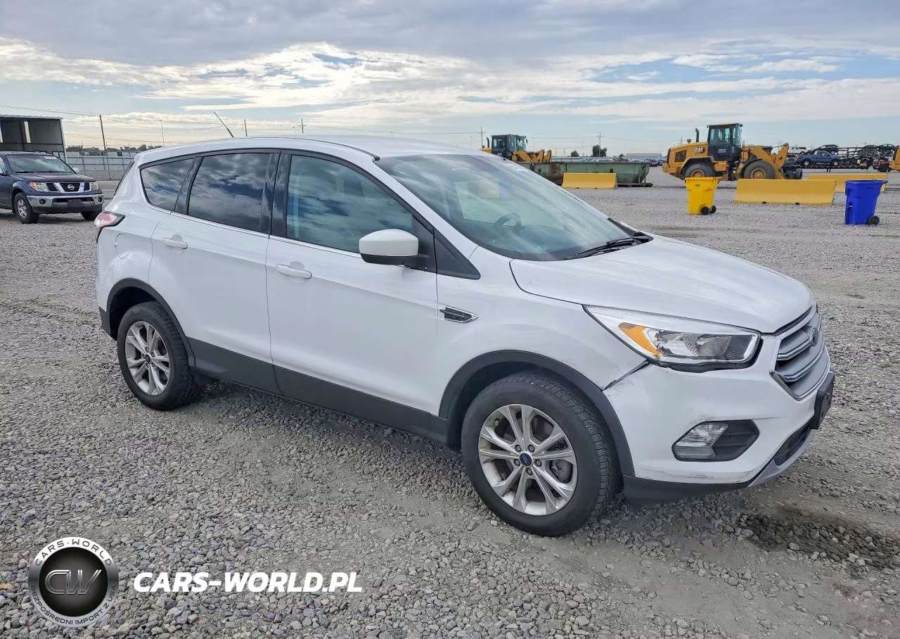 2017 Ford Escape Se VIN:1FMCU9GD2HUE84770 - 4