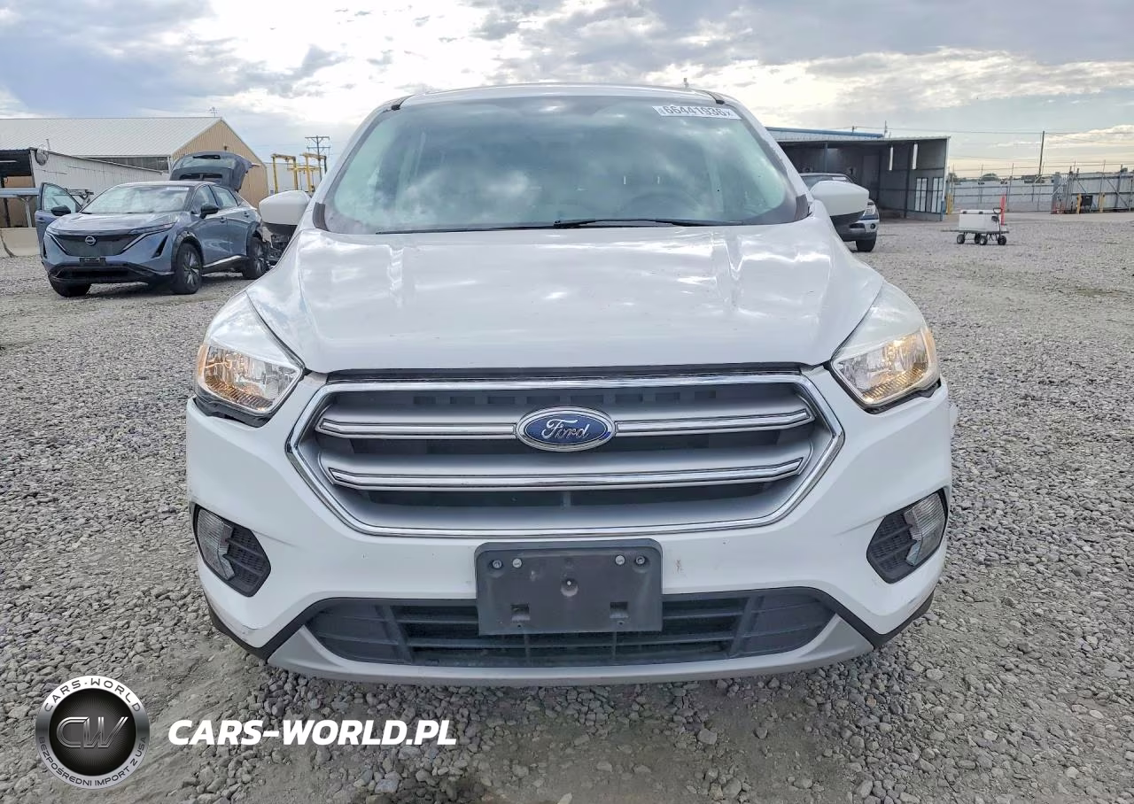 2017 Ford Escape Se VIN:1FMCU9GD2HUE84770 - 5