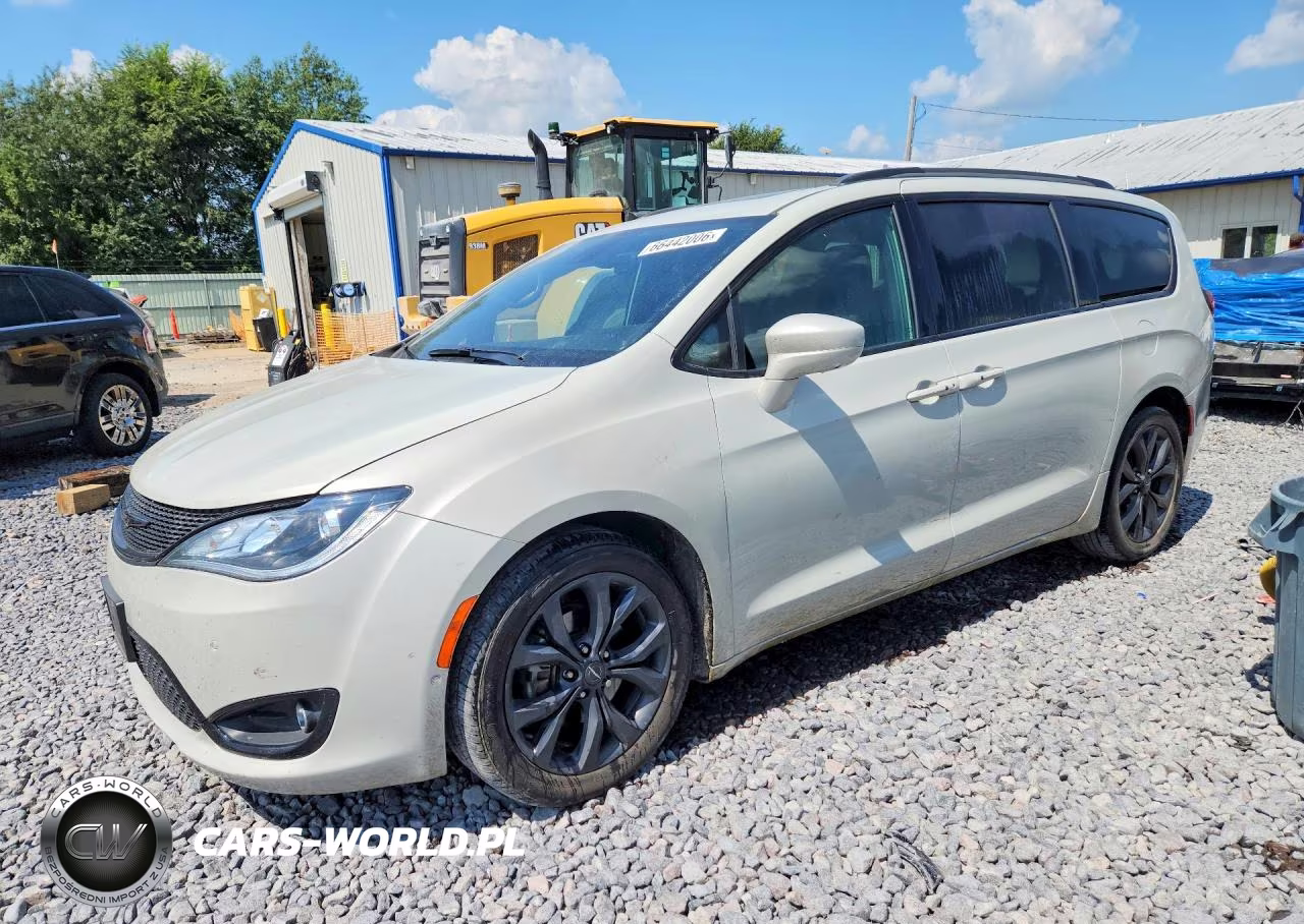 2019 Chrysler Pacifica Touring L Plus