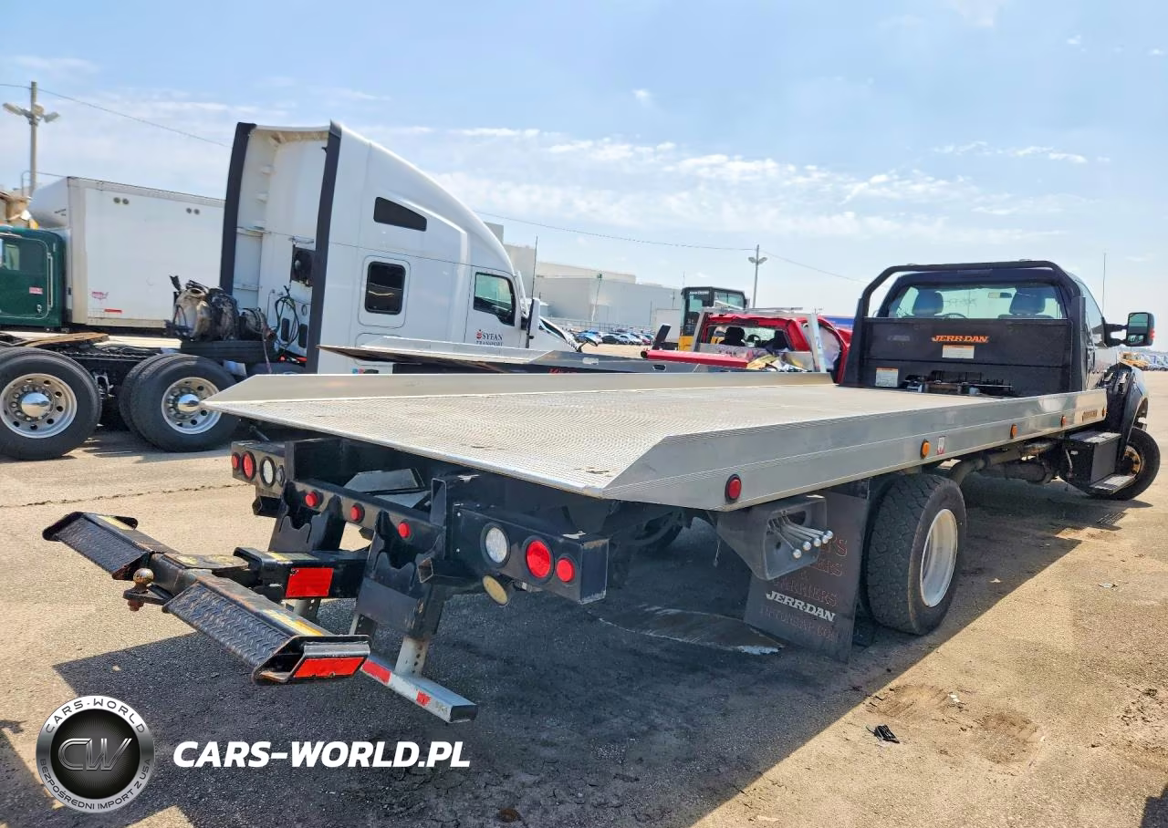 2019 Ford F650 Super - Semi Truck VIN:1FDNF6DC9KDF09944 - 3