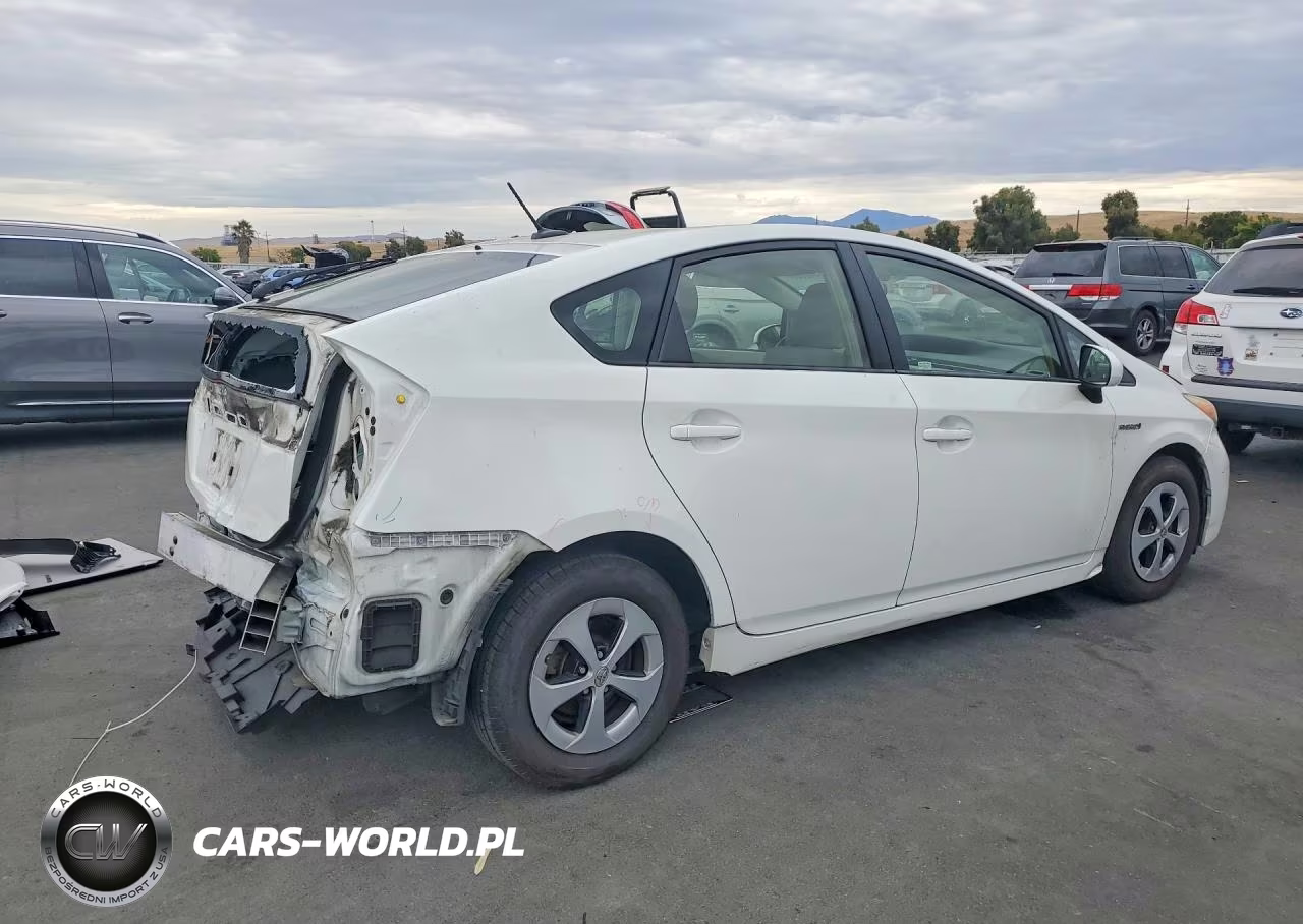 2015 Toyota Prius Three VIN:JTDKN3DU6F0400419 - 3