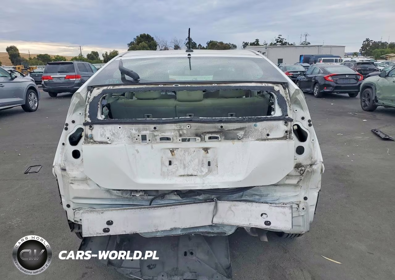 2015 Toyota Prius Three VIN:JTDKN3DU6F0400419 - 6