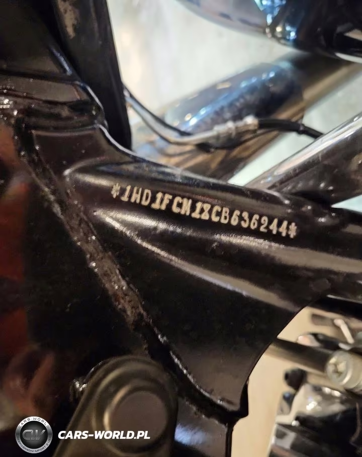 2012 Harley-Davidson Flhtcu Ultra Classic Electra Glide VIN:1HD1FCM18CB636244 - 9