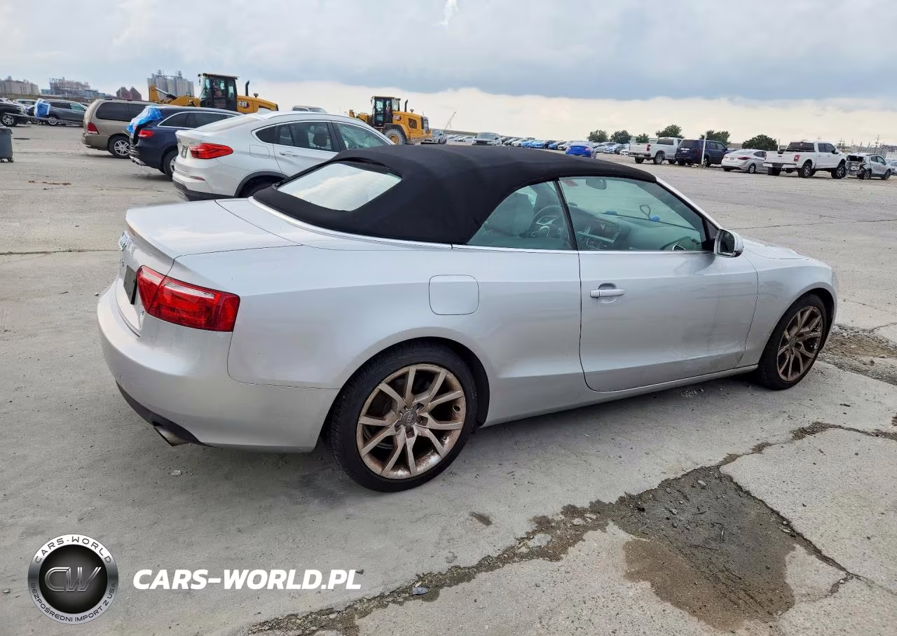 2010 Audi A5 Premium VIN:WAUAFAFH8AN015658 - 3