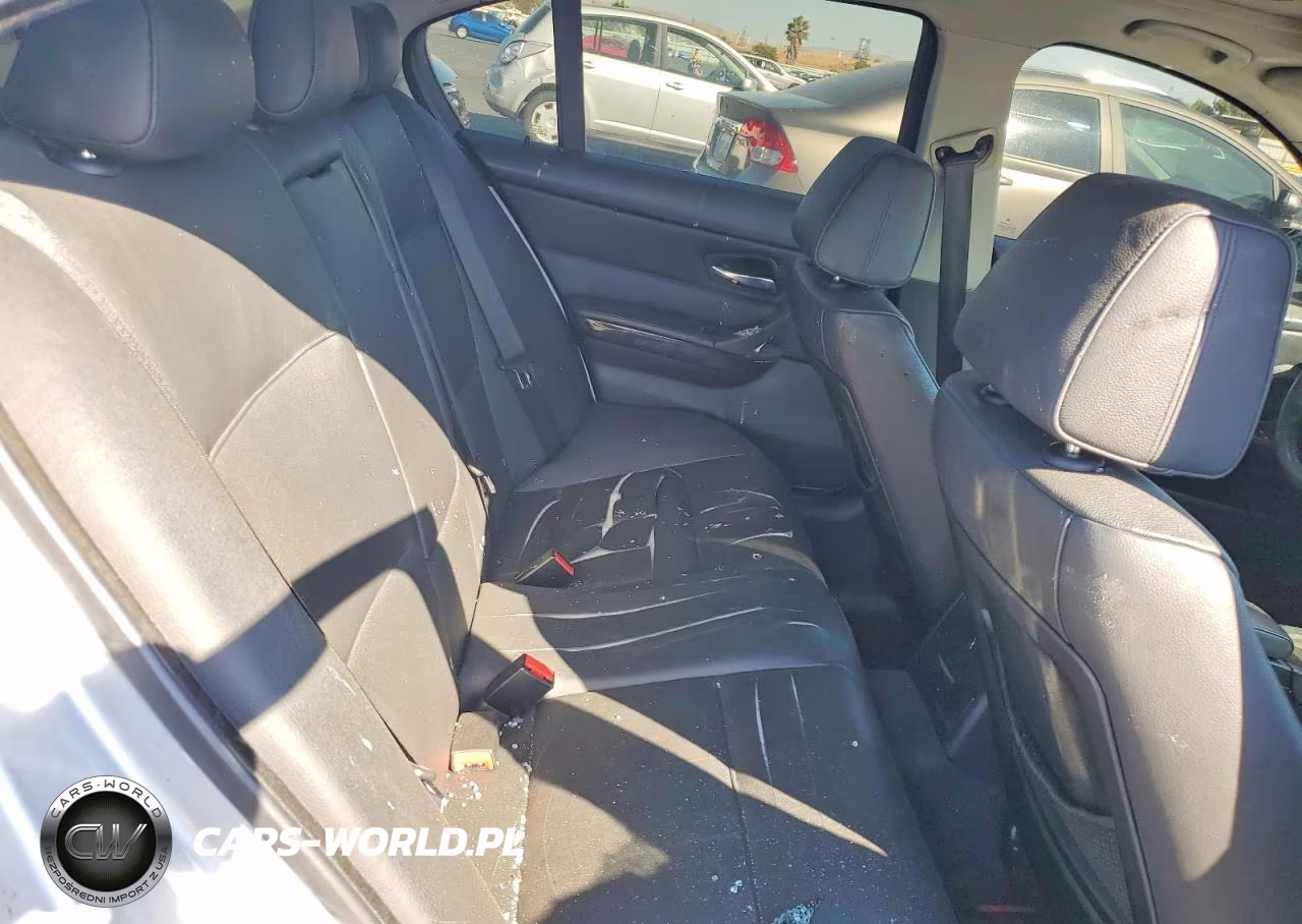 2008 BMW 328 Xi VIN:WBAVC935X8K041709 - 10