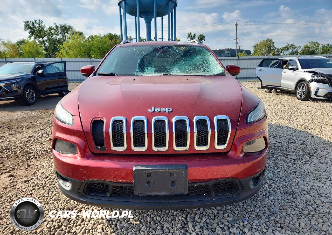 2015 Jeep Cherokee Latitude VIN:1C4PJLCB4FW542086 - 5