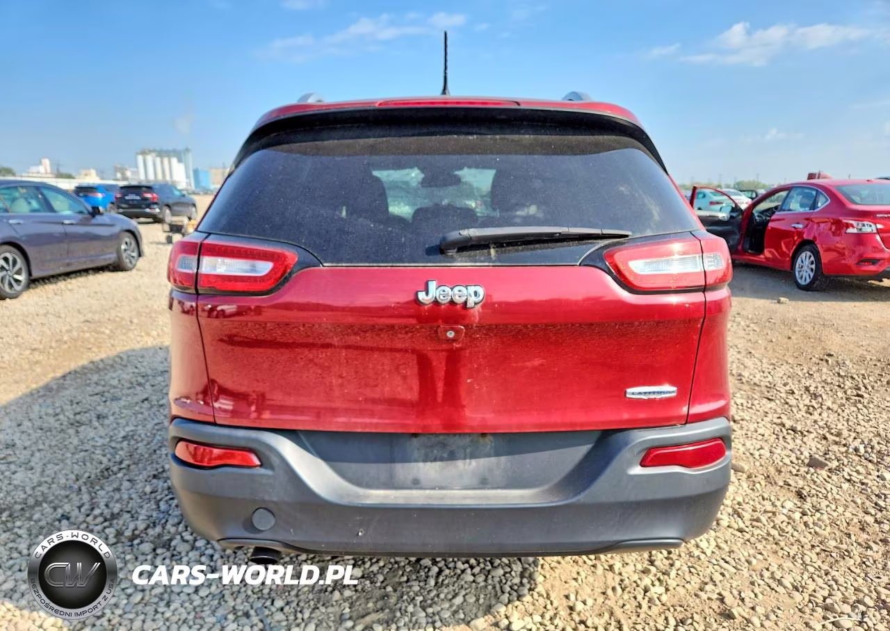 2015 Jeep Cherokee Latitude VIN:1C4PJLCB4FW542086 - 6