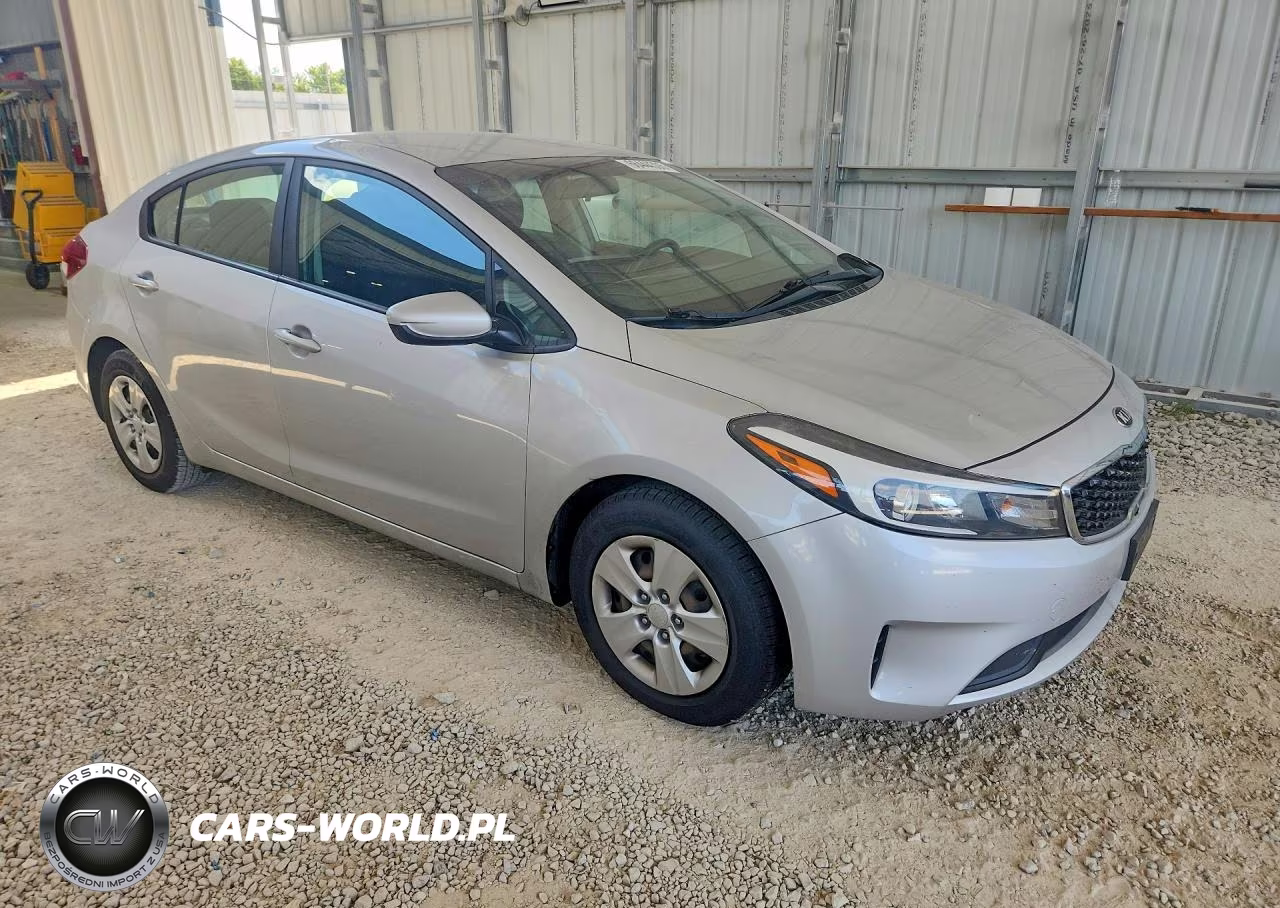 2018 Kia Forte Lx VIN:3KPFK4A7XJE234372 - 4
