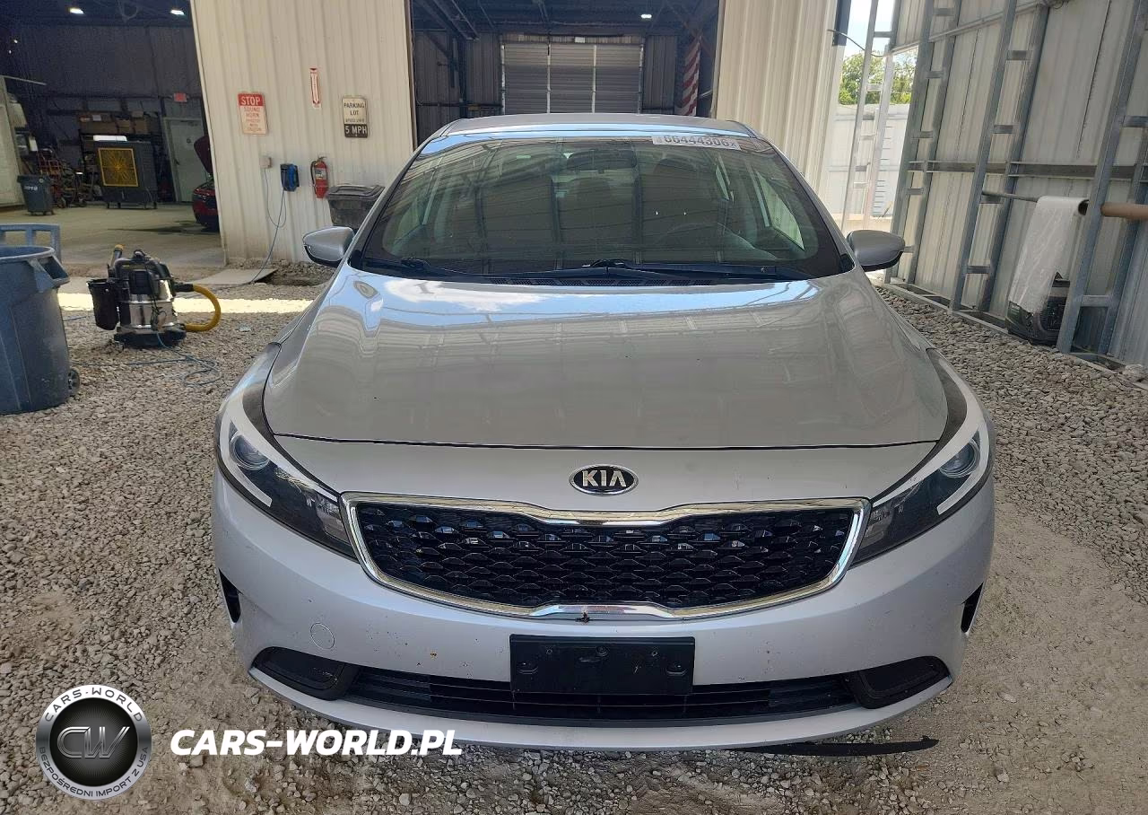 2018 Kia Forte Lx VIN:3KPFK4A7XJE234372 - 5
