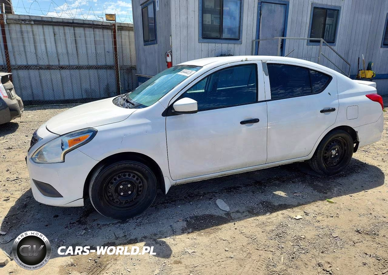 2017 Nissan Versa 1.6 S Plus – zdjęcie 1 z 13