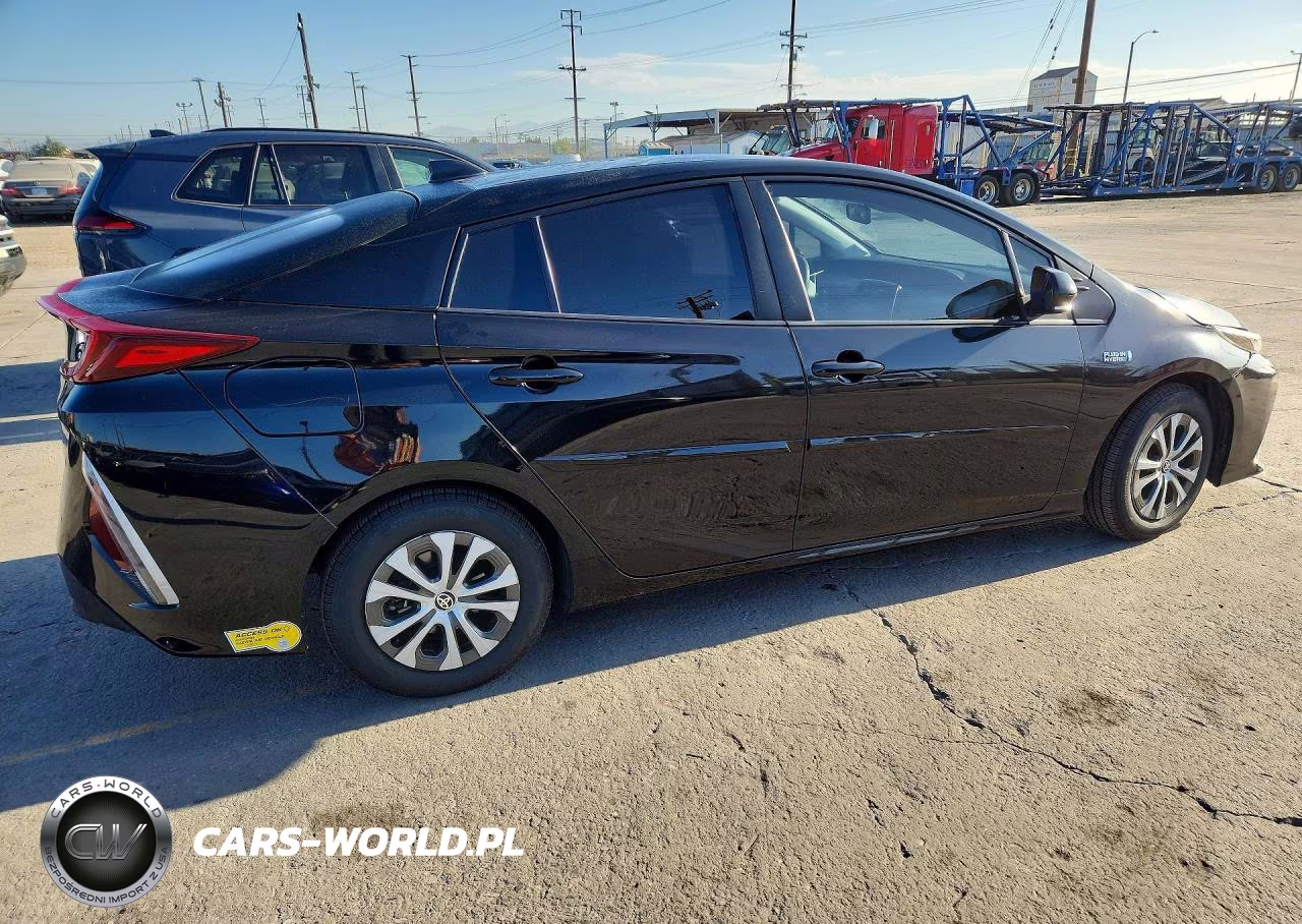 2022 Toyota Prius Prime Le VIN:JTDKAMFPXN3212444 - 3