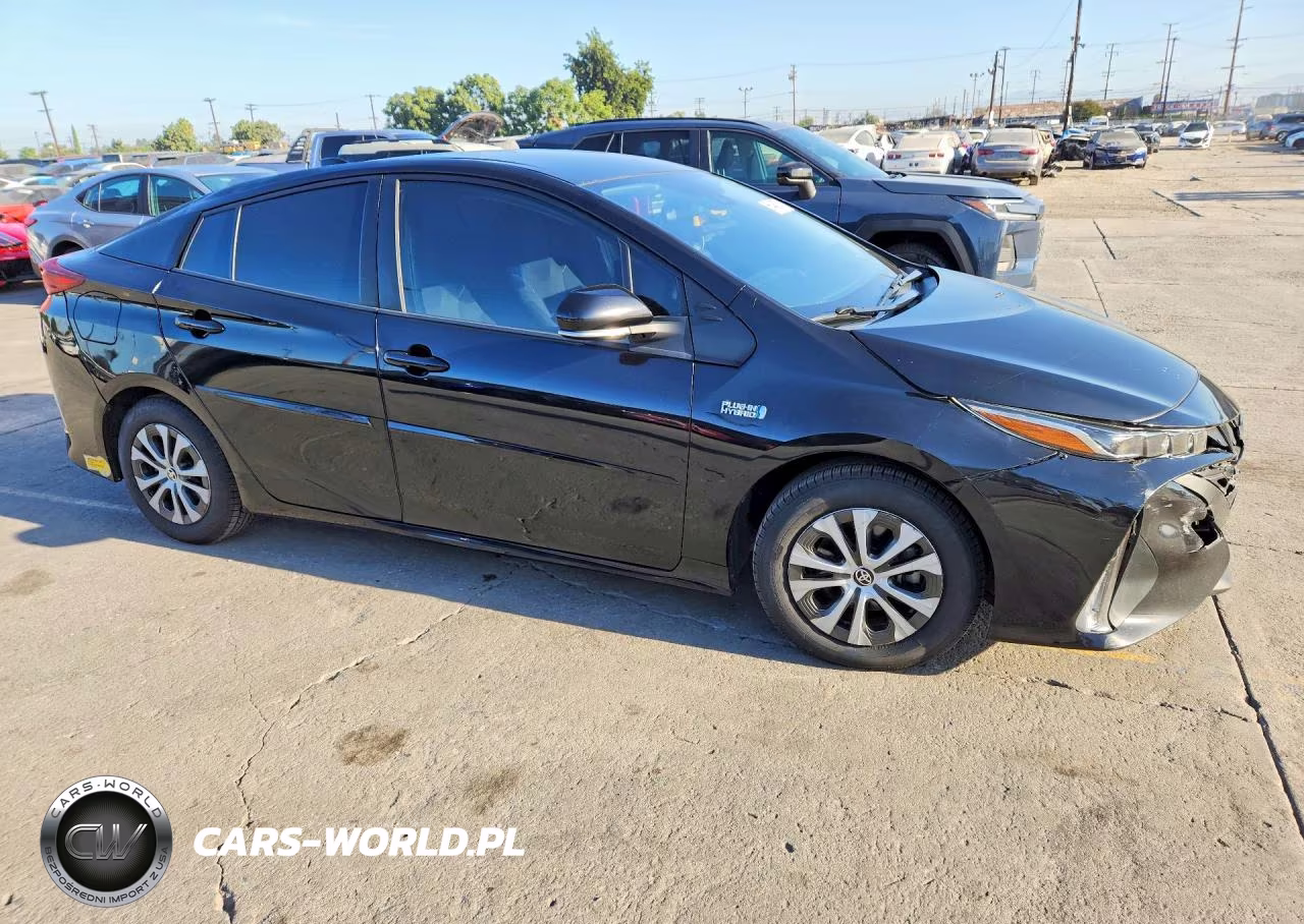 2022 Toyota Prius Prime Le VIN:JTDKAMFPXN3212444 - 4