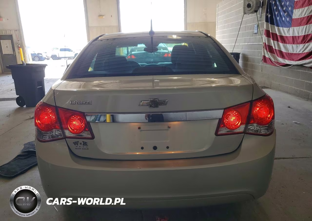 2014 Chevrolet Cruze Ls VIN:1G1PA5SH4E7220101 - 6