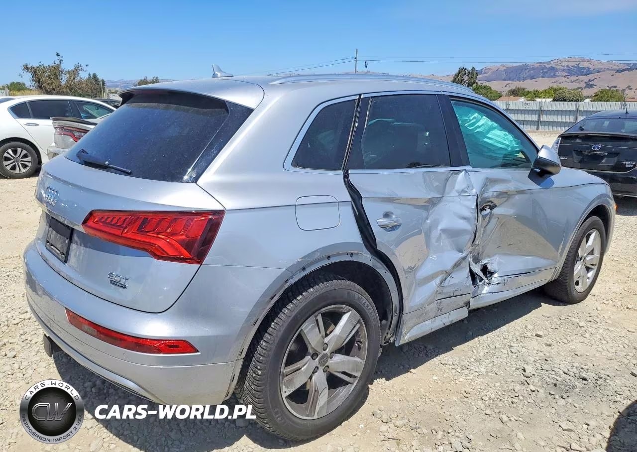 2018 Audi Q5 Premium Plus VIN:WA1BNAFY8J2235128 - 3