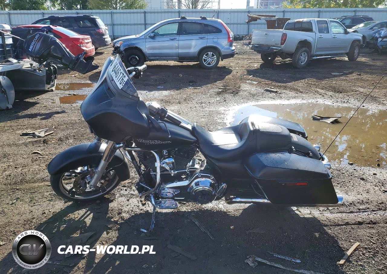 2014 Harley-Davidson Flhx Street Glide VIN:1HD1KBM17EB605852 - 3