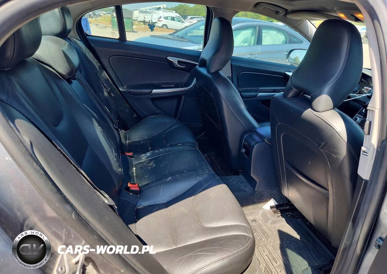 2017 Volvo S60 VIN:YV126MFL7H2422518 - 10