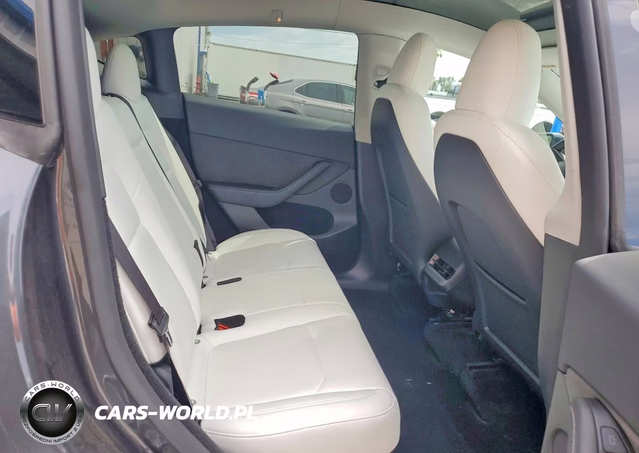 2024 Tesla Model Y VIN:7SAYGDED9RF163555 - 11