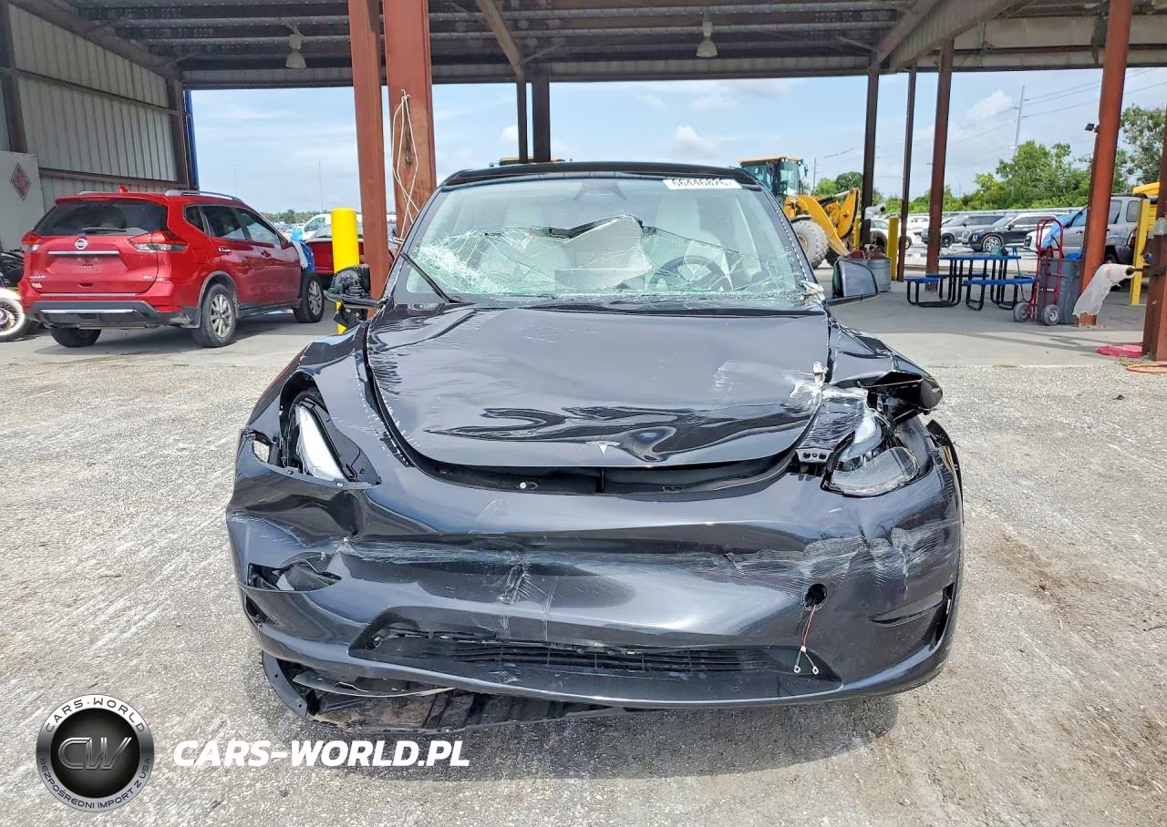 2024 Tesla Model Y VIN:7SAYGDED9RF163555 - 5