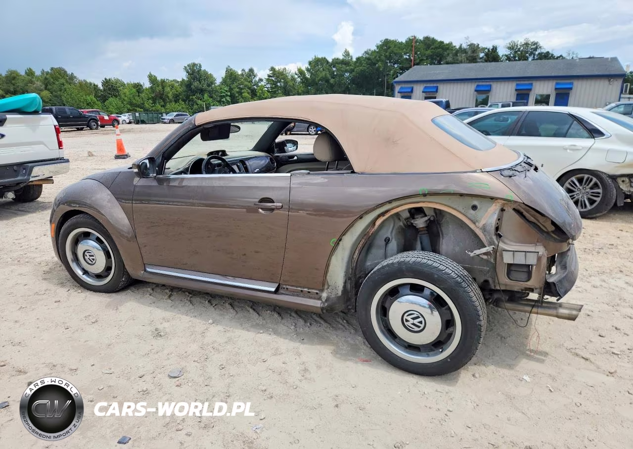 2013 Volkswagen Beetle VIN:3VW5L7ATXDM821119 - 2