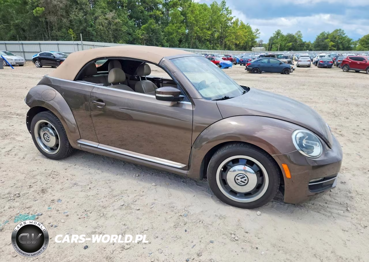 2013 Volkswagen Beetle VIN:3VW5L7ATXDM821119 - 4