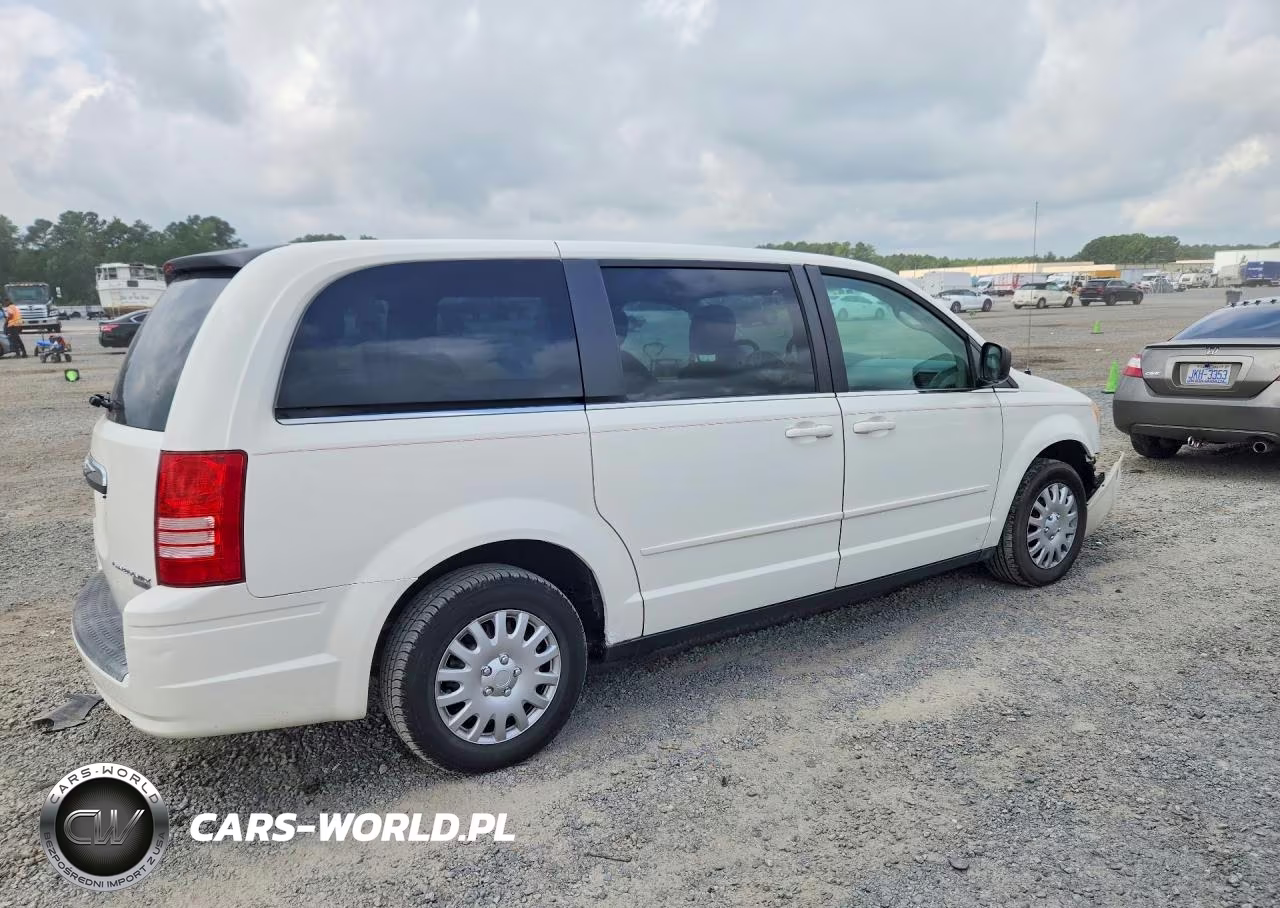 2010 Chrysler Town & Country Lx VIN:2A4RR4DE3AR143178 - 3