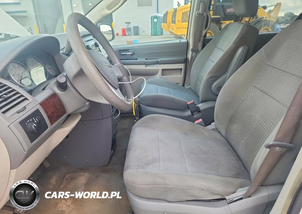 2010 Chrysler Town & Country Lx VIN:2A4RR4DE3AR143178 - 7