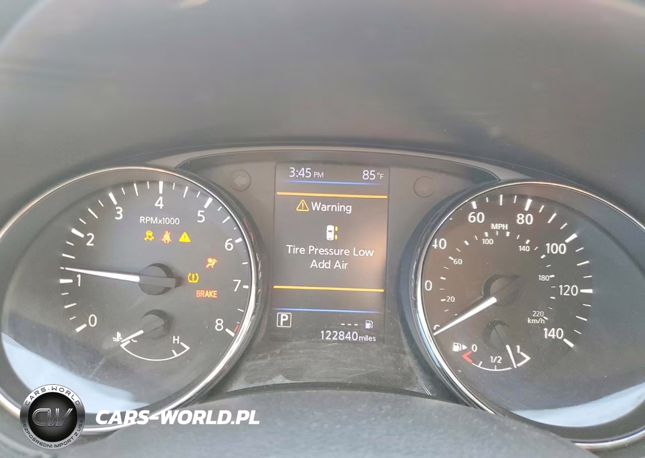 2018 Nissan Rogue S VIN:5N1AT2MTXJC717738 - 9