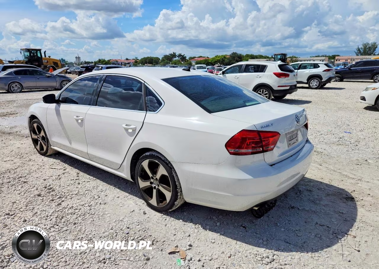 2015 Volkswagen Passat S VIN:1VWAS7A32FC111430 - 2