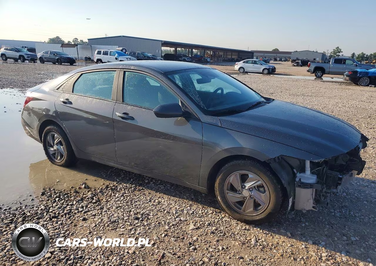 2025 Hyundai Elantra Se VIN:KMHLL4DGXSU882143 - 4