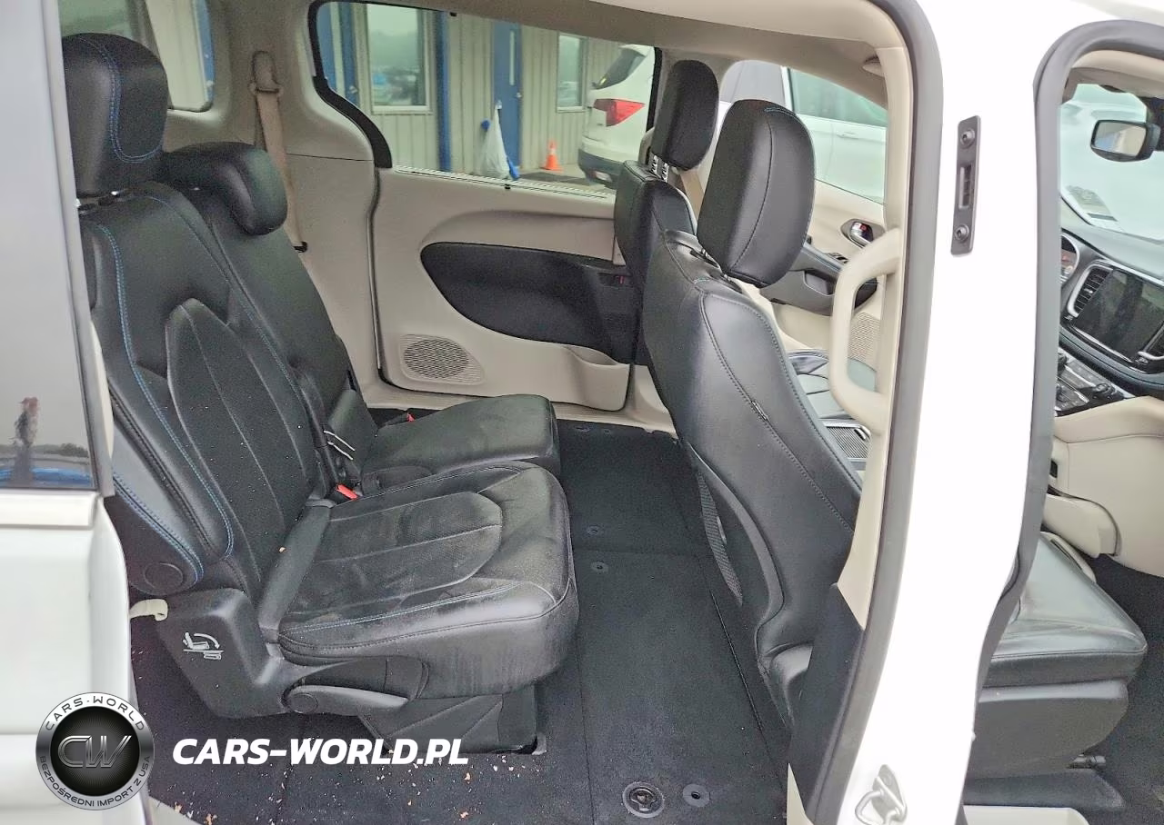 2021 Chrysler Pacifica Touring L VIN:2C4RC1BG0MR524436 - 11