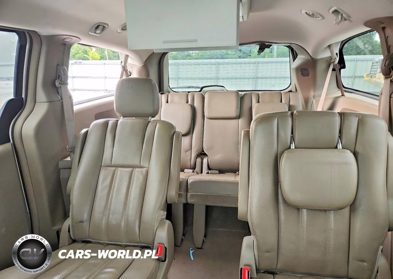 2012 Chrysler Town & Country Touring VIN:2C4RC1BG5CR401195 - 10