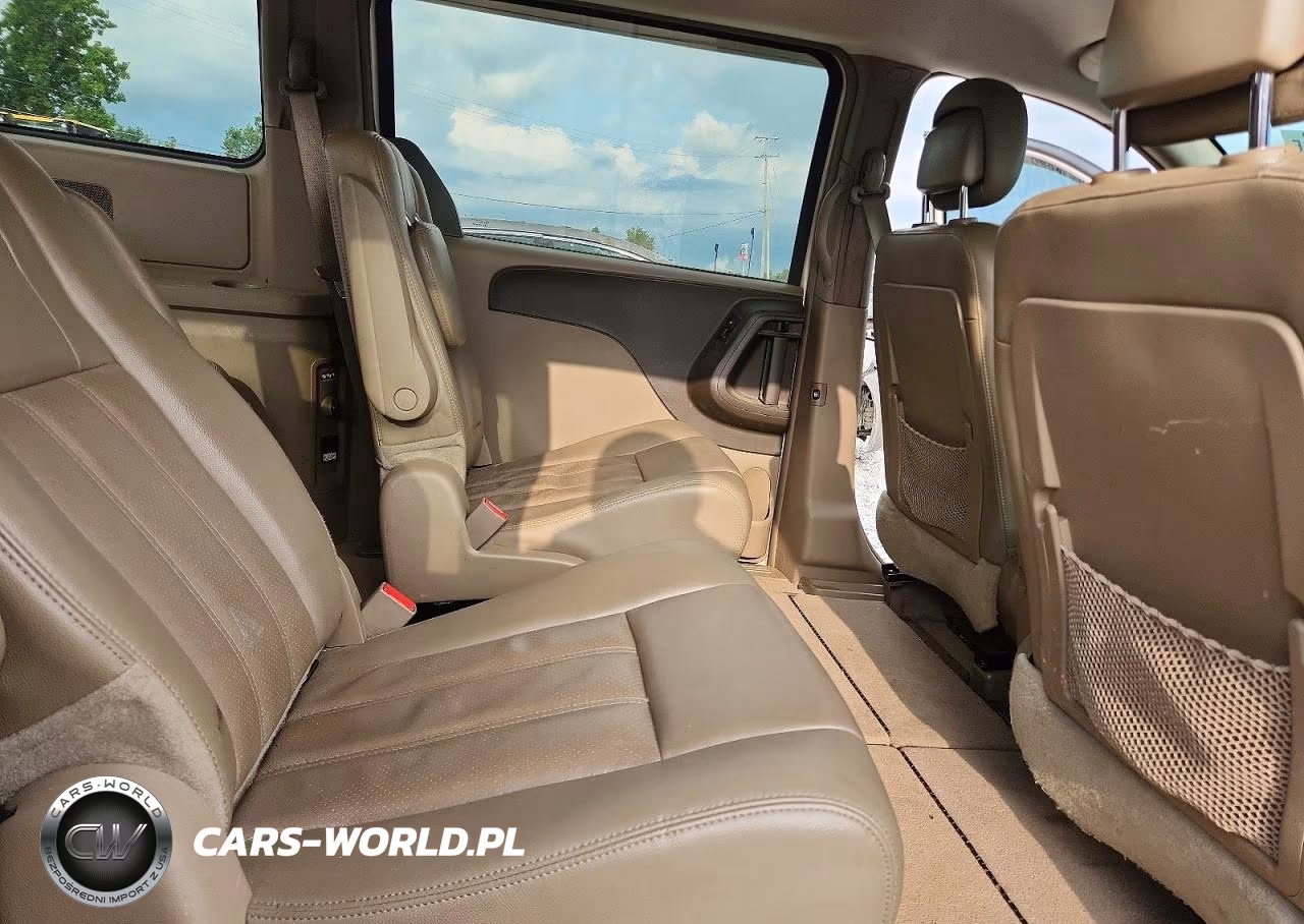 2012 Chrysler Town & Country Touring VIN:2C4RC1BG5CR401195 - 11
