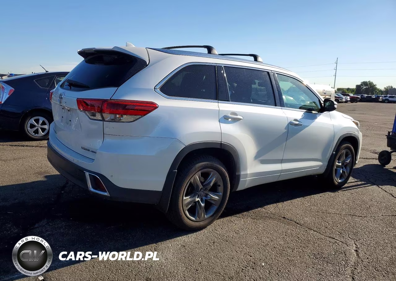 2018 Toyota Highlander Limited Platinum VIN:5TDDZRFH2JS803044 - 3