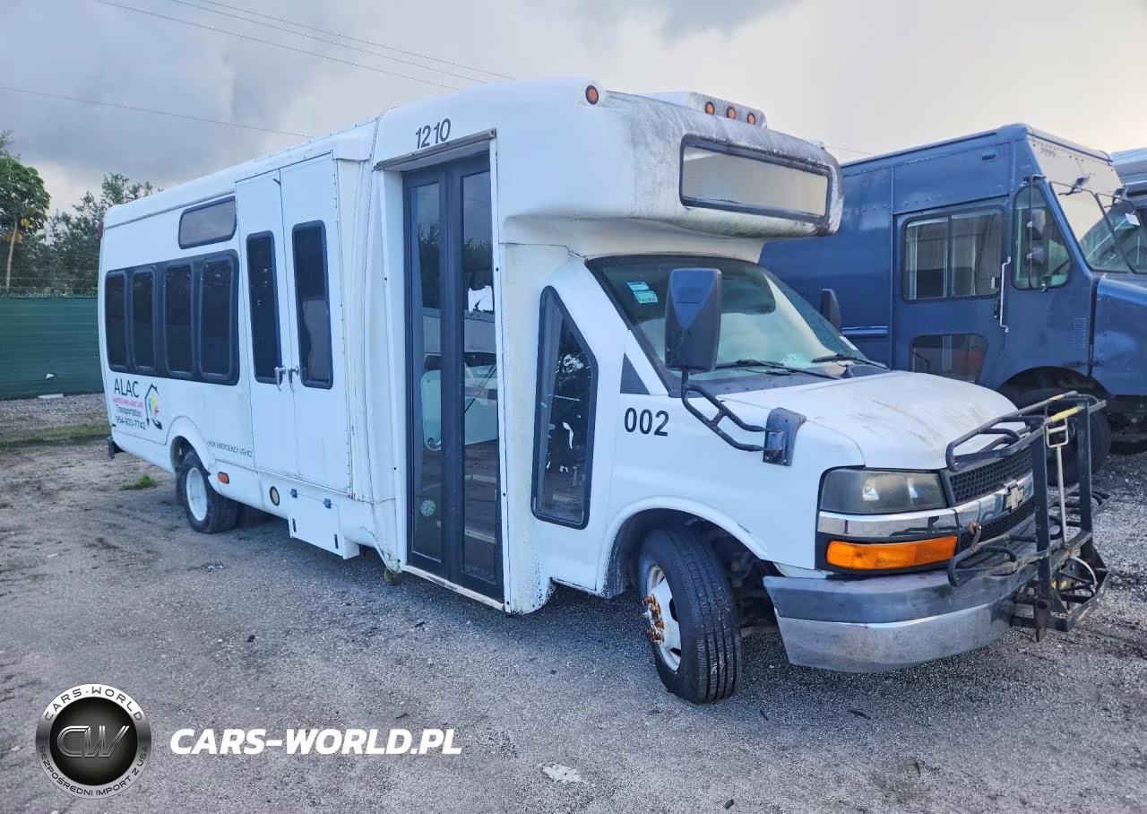 2012 Chevrolet Express G4500 VIN:1GB6G5BG9C1136014 - 4