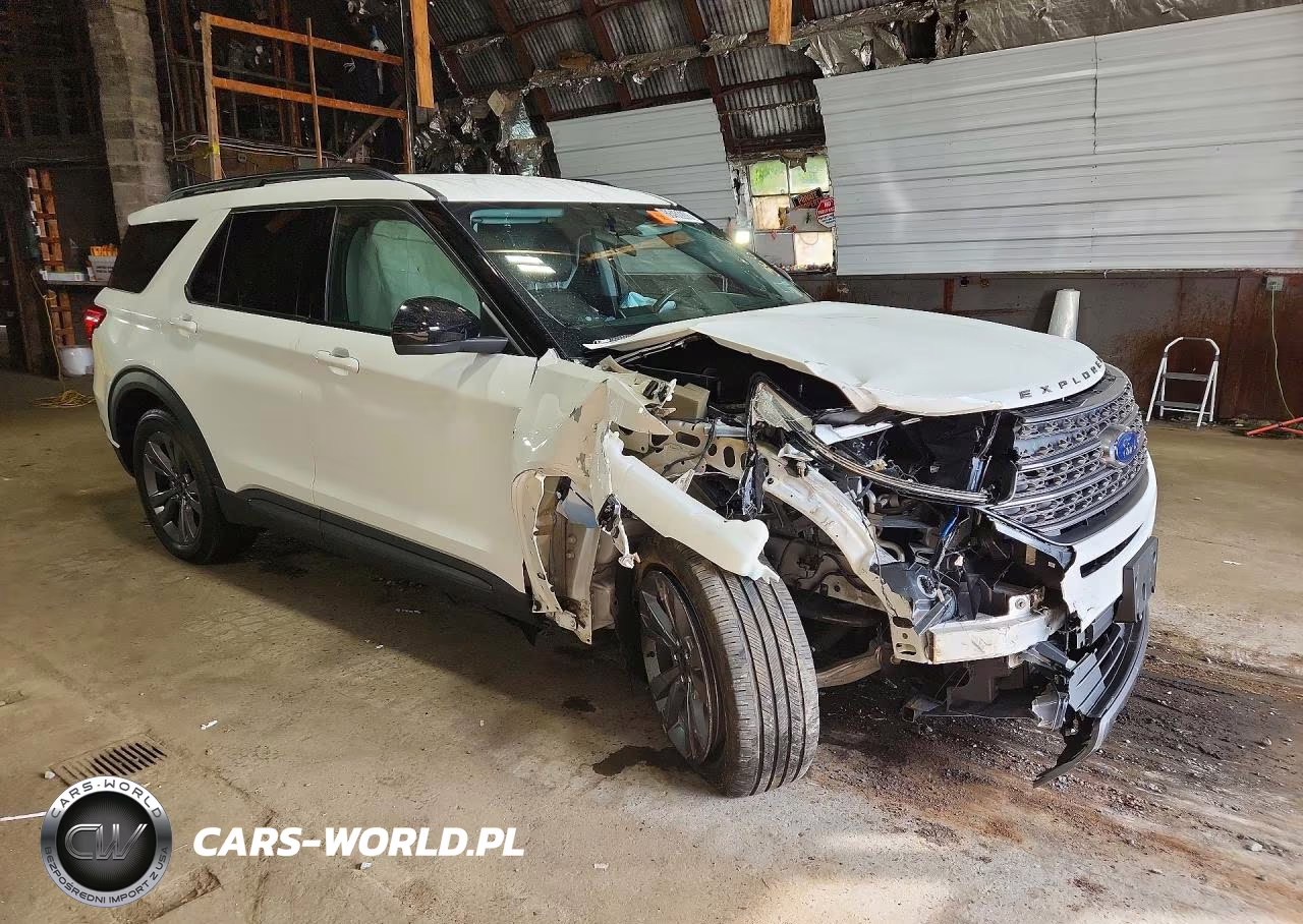 2022 Ford Explorer Xlt VIN:1FMSK8DH9NGA90180 - 4