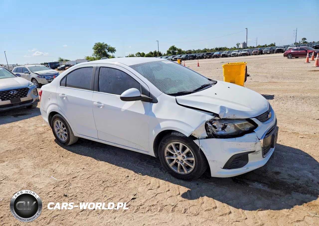 2019 Chevrolet Sonic Lt VIN:1G1JD5SB3K4140438 - 4